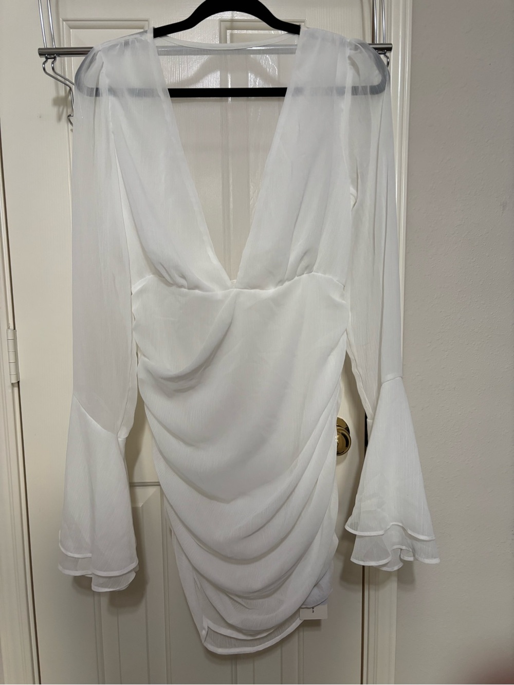 Commense Elegant White Draped V-Neck Swim Cover Up